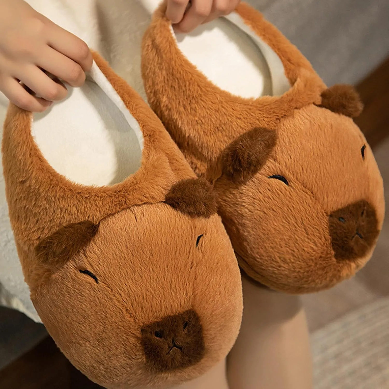 Capybara Plush Cute Animal Slippers - Fuzzy Non Slip Funny Winter Bedroom Slippers for Indoor - Gifts