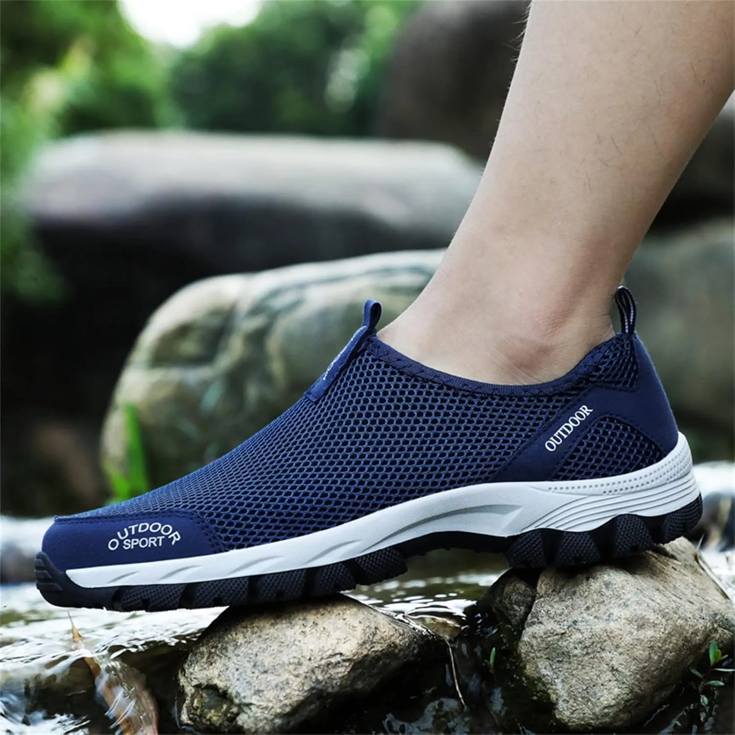 Fashion Spring and Summer Men Sports Shoes Flat Bottom Non Slip Outdoor Hiking Shoes Mesh Breathable Mens Sneaker Boot