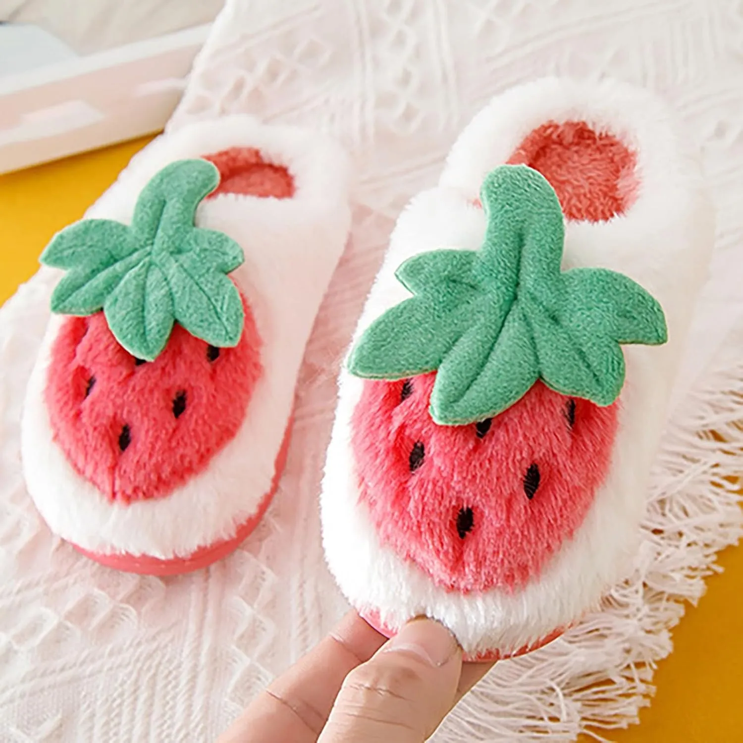 Sweet Strawberry Slippers for Toddler Kids Winter Cute 𝐂ozy House Shoes Girl Boy Warm Fleece House Slippers