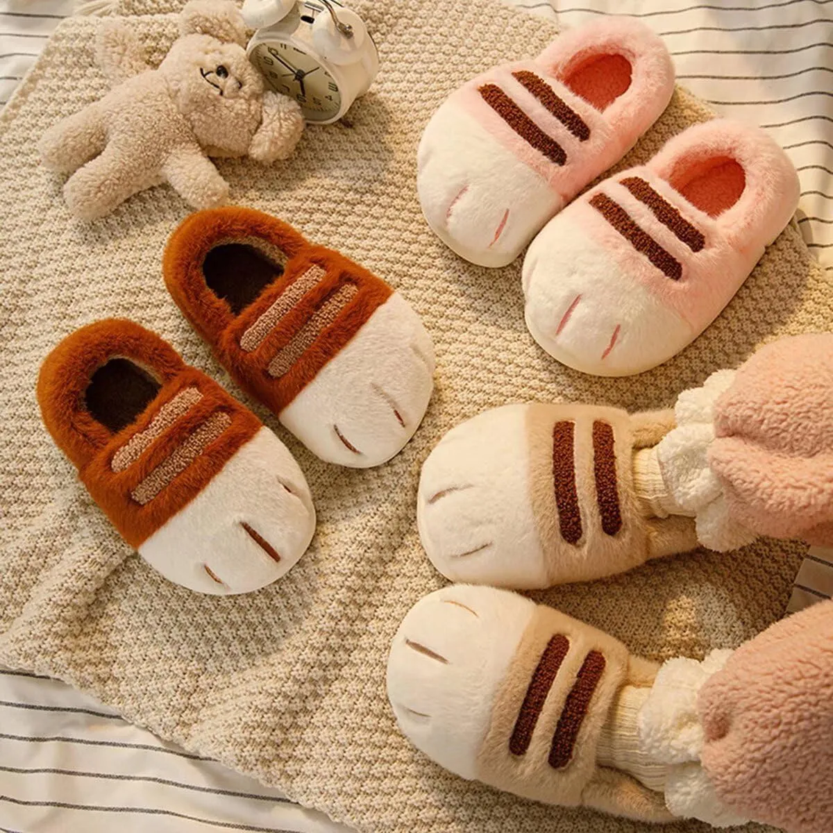 Womens Mens Animal Slippers Cute Cartoon Slippers Winter Warm Animal Couple Slippers Plush Fuzzy Cat Paw Slippers