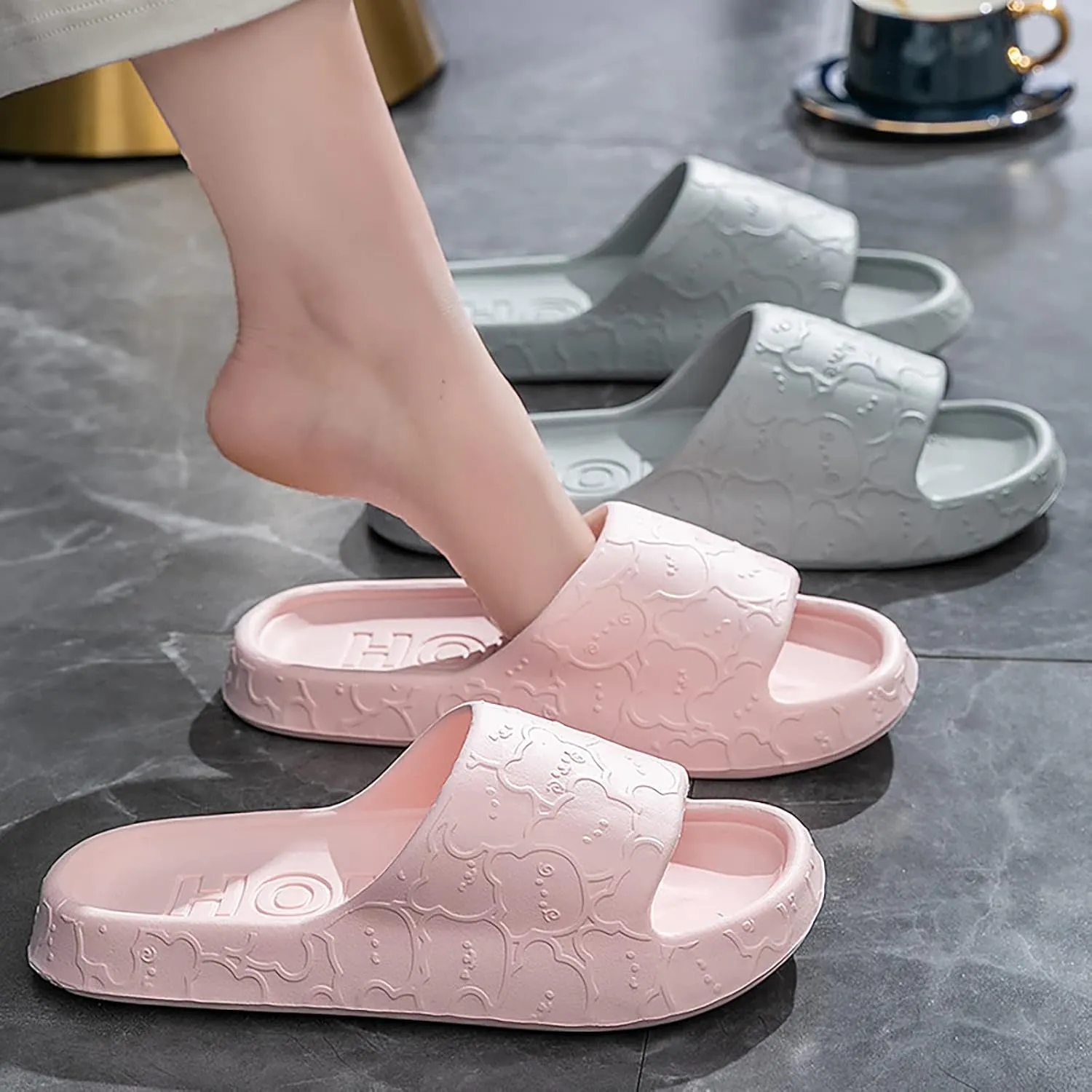 Women's Pillow Slippers Comfortable Quick Drying Shower Slippers Breathable Slides Sandals Slides for Women